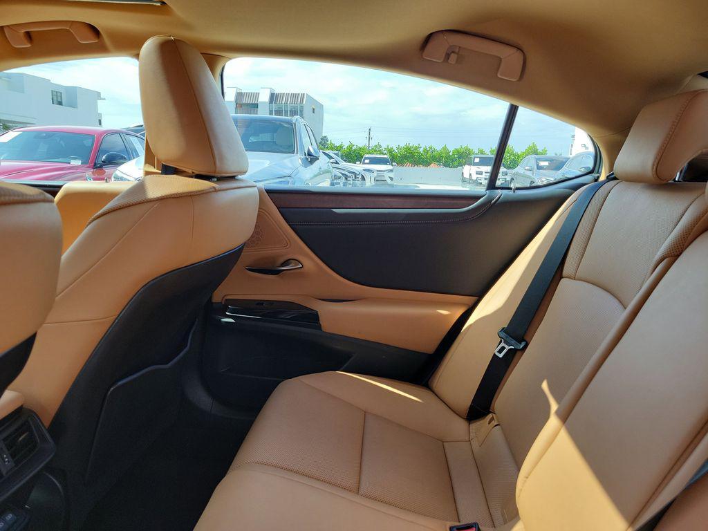used 2023 Lexus ES 350 car, priced at $37,826