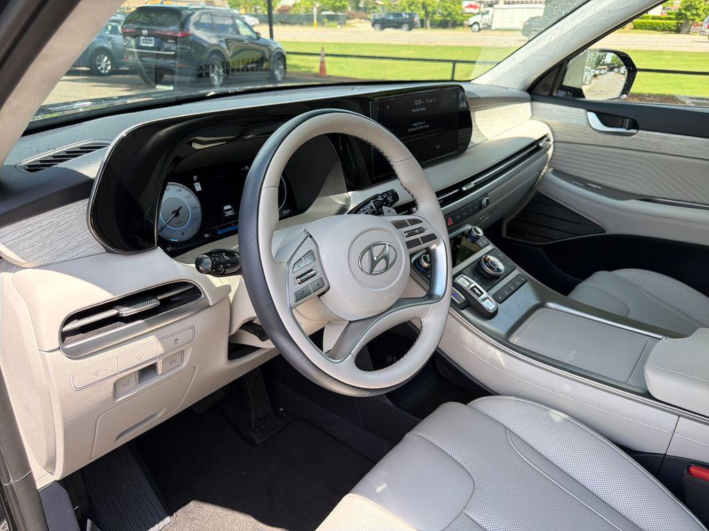 used 2024 Hyundai Palisade car, priced at $40,123