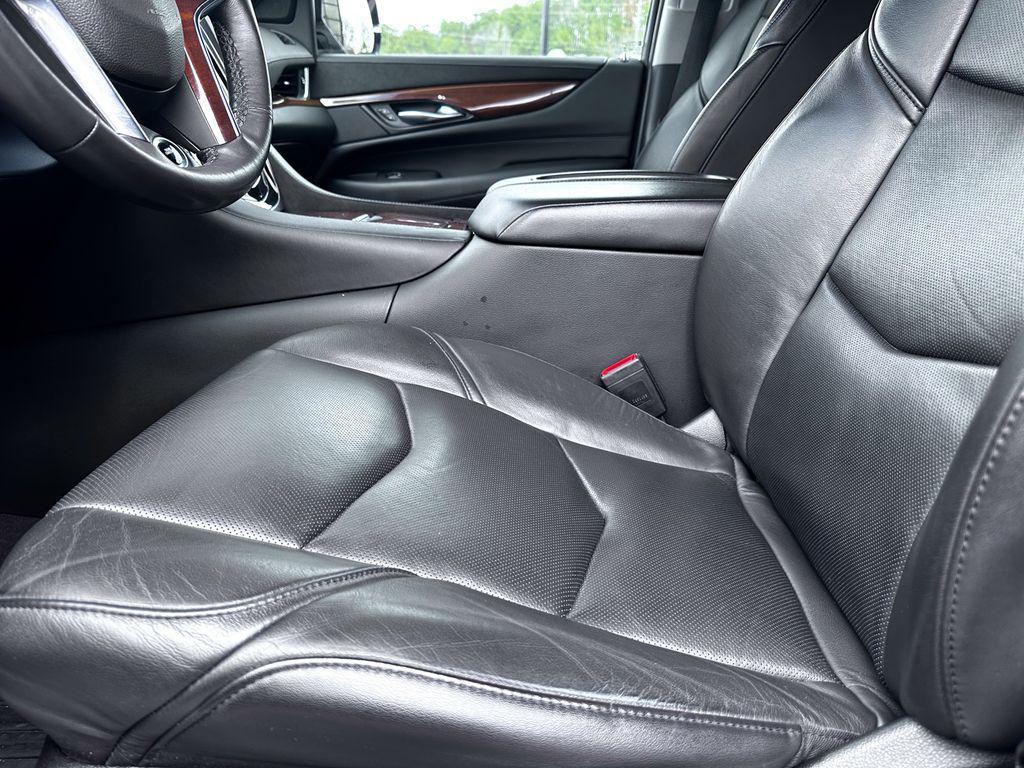 used 2020 Cadillac Escalade car, priced at $32,161