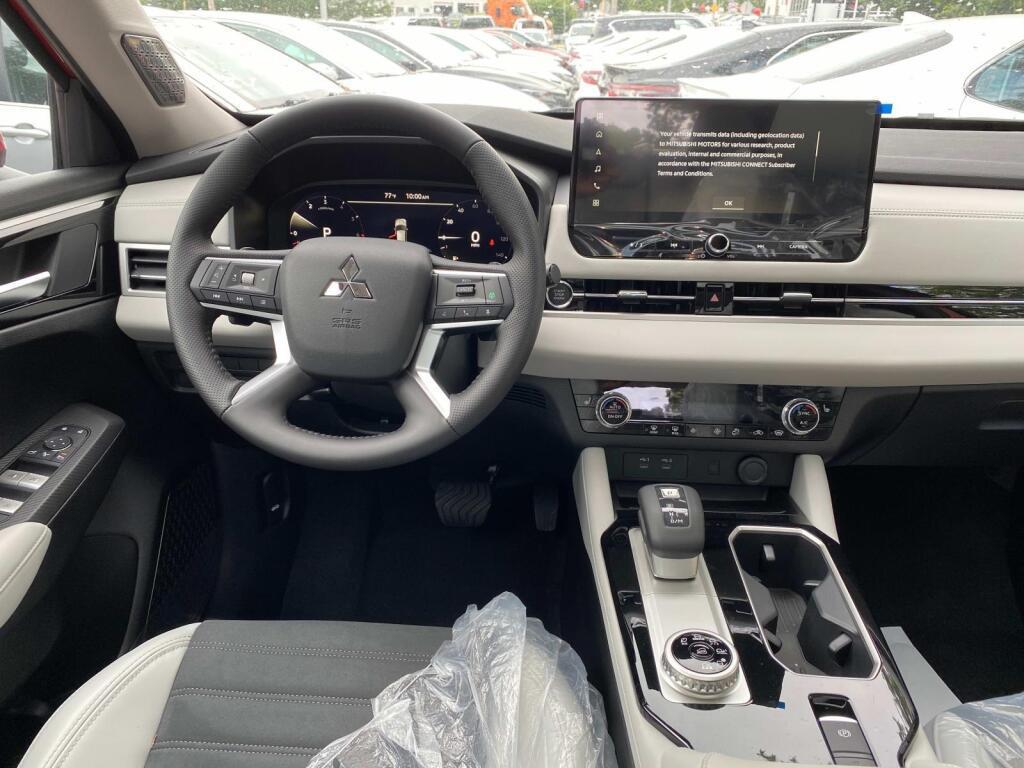 new 2025 Mitsubishi Outlander car, priced at $40,565
