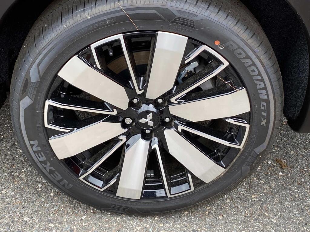 new 2025 Mitsubishi Outlander car, priced at $40,565