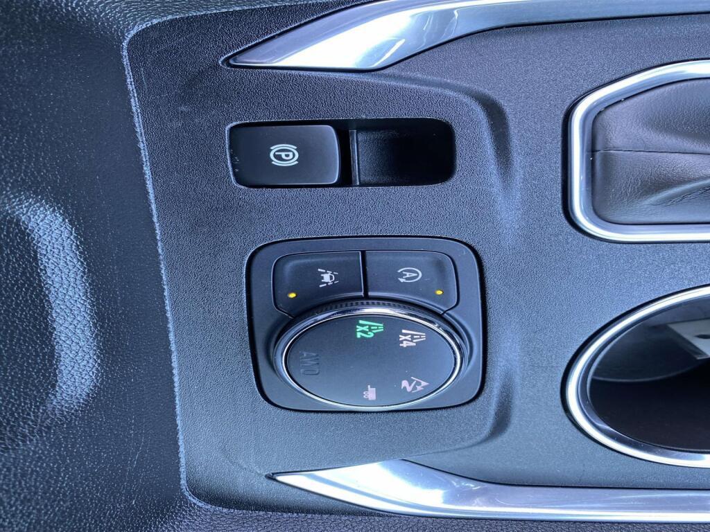 used 2022 Chevrolet Traverse car, priced at $21,999