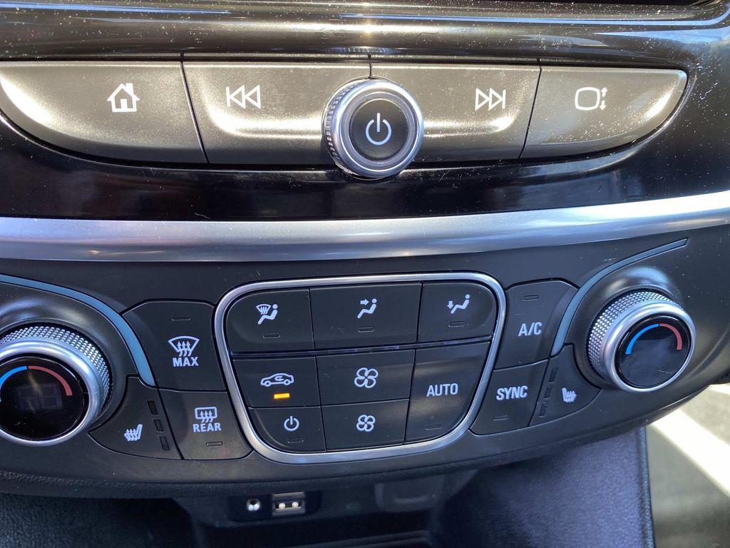 used 2023 Chevrolet Traverse car, priced at $34,197