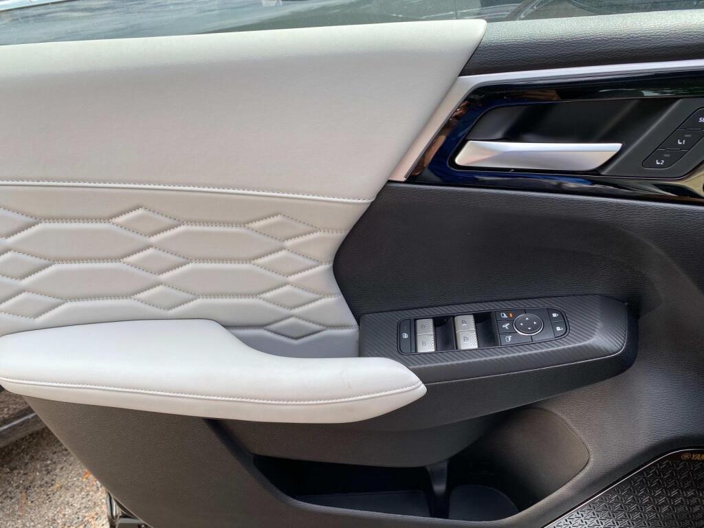 new 2025 Mitsubishi Outlander car, priced at $45,155