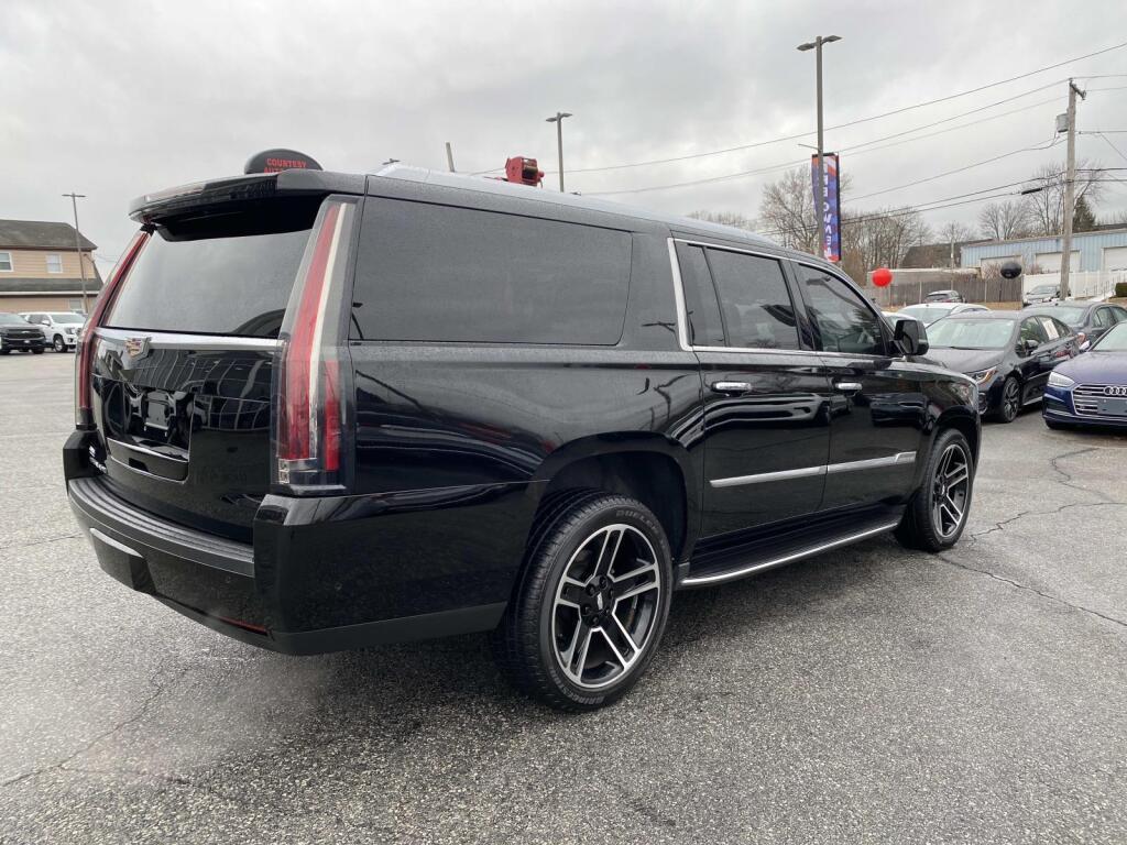 used 2020 Cadillac Escalade ESV car, priced at $36,799