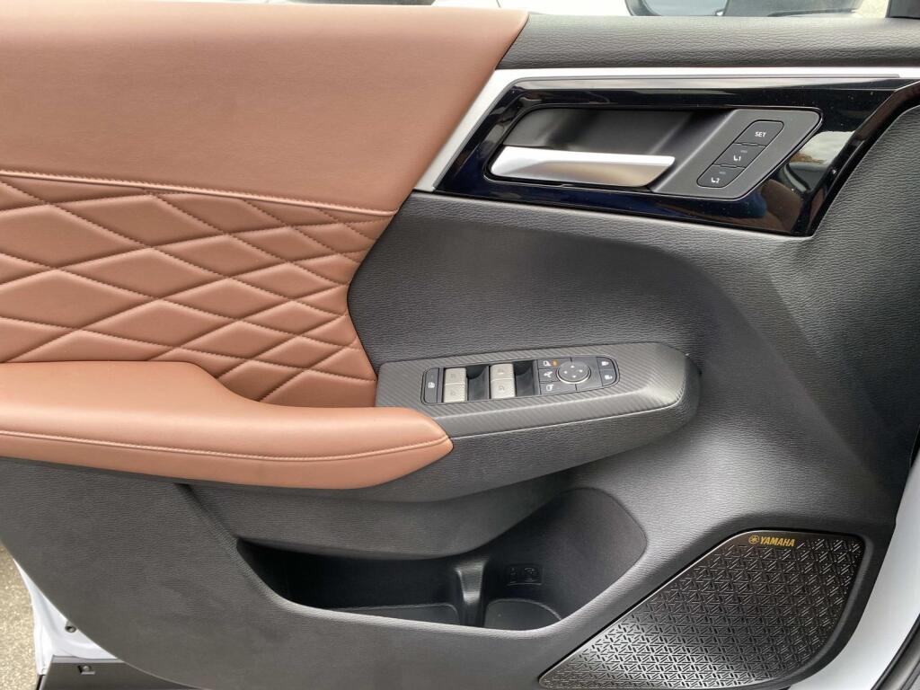 new 2025 Mitsubishi Outlander car, priced at $47,200