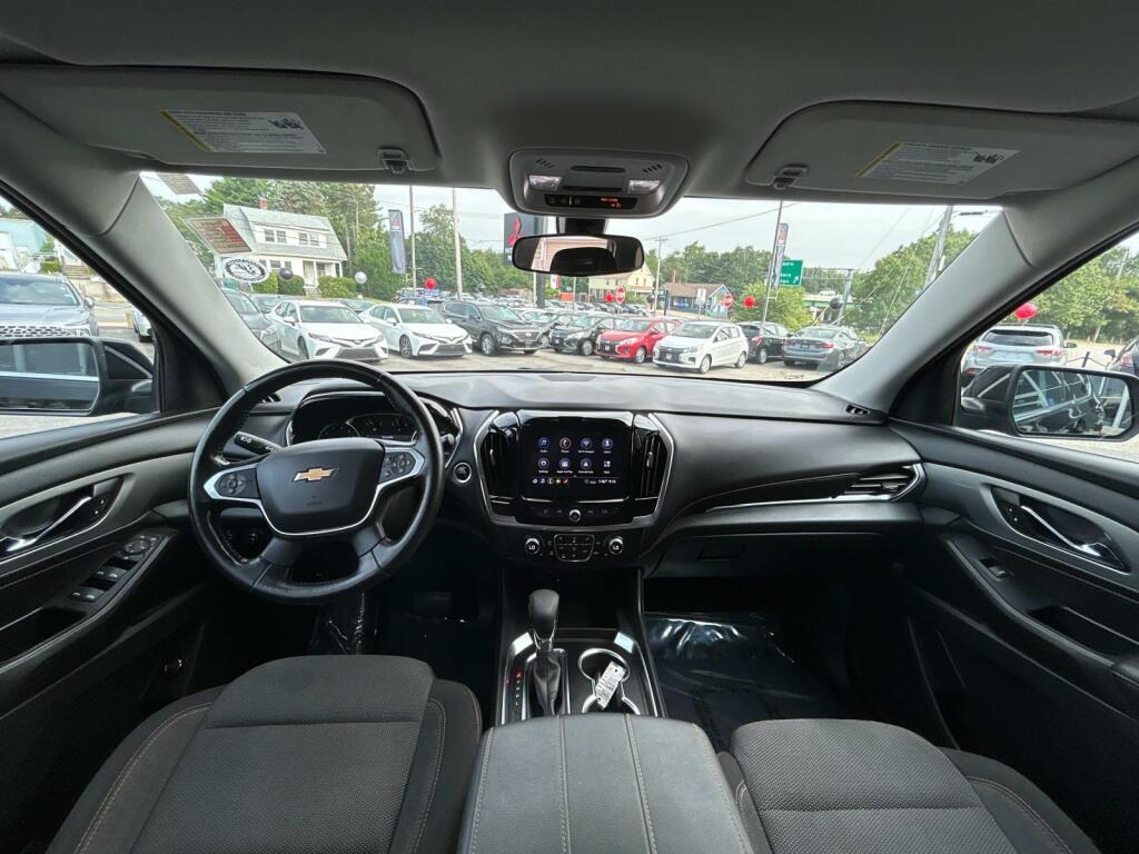 used 2021 Chevrolet Traverse car, priced at $25,999