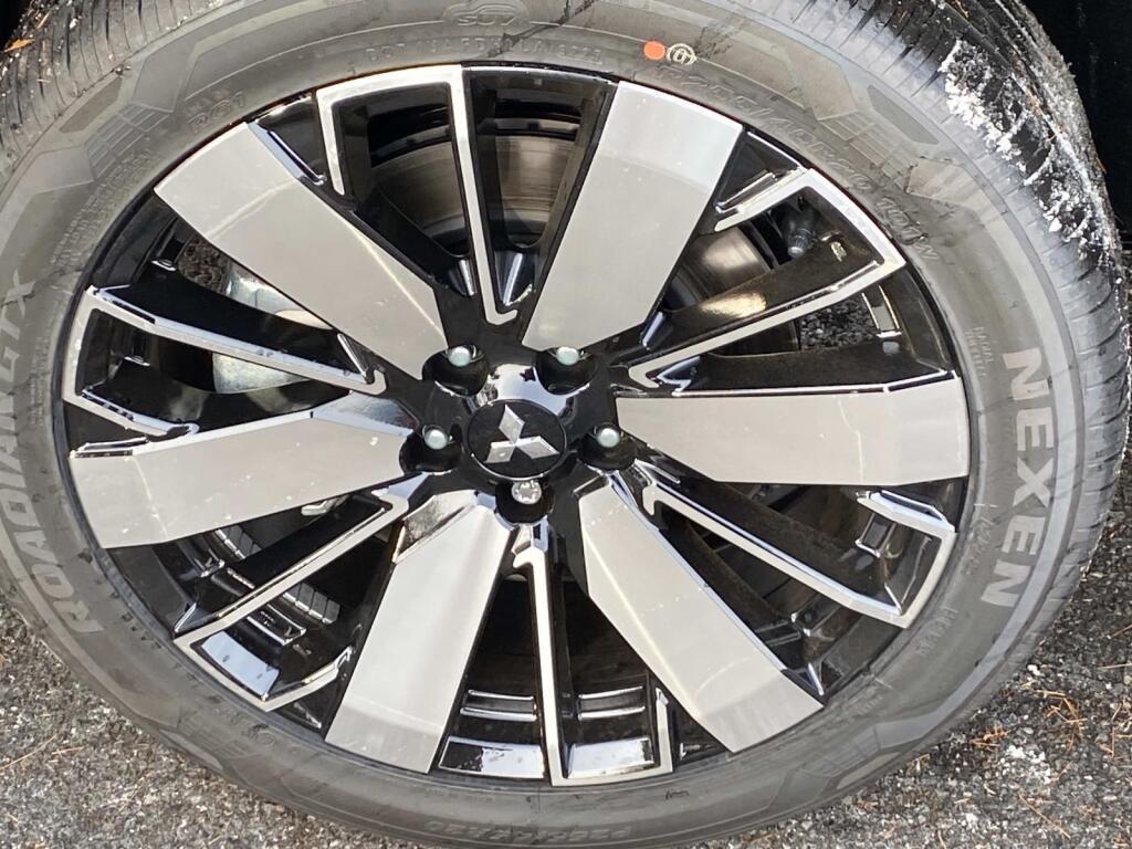 new 2026 Mitsubishi Outlander car, priced at $39,240