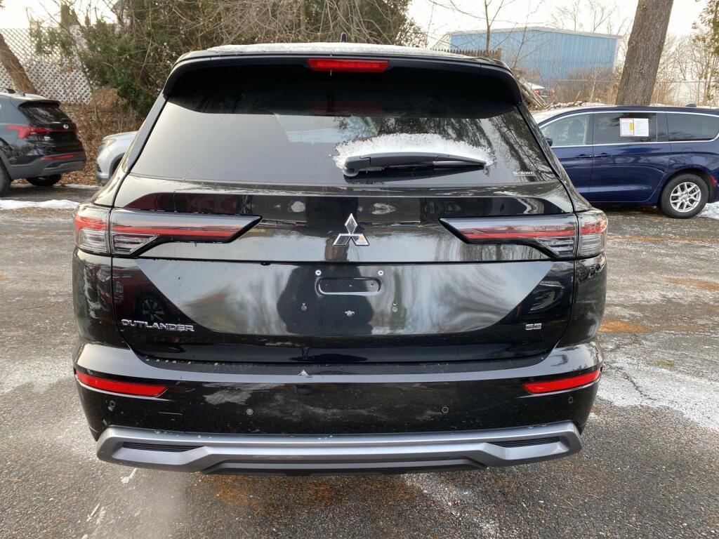 new 2026 Mitsubishi Outlander car, priced at $39,240