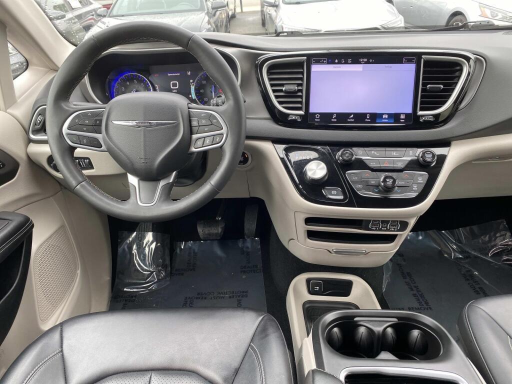 used 2024 Chrysler Pacifica car, priced at $28,996