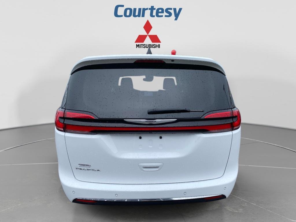 used 2024 Chrysler Pacifica car, priced at $28,996