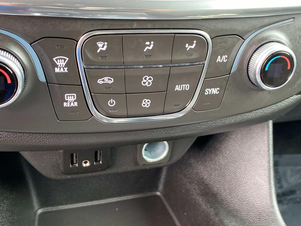 used 2021 Chevrolet Traverse car, priced at $24,999