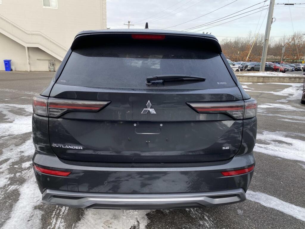new 2026 Mitsubishi Outlander car, priced at $39,115