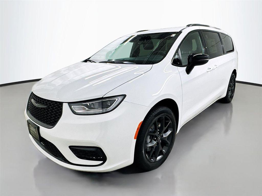 new 2026 Chrysler Pacifica car, priced at $43,908