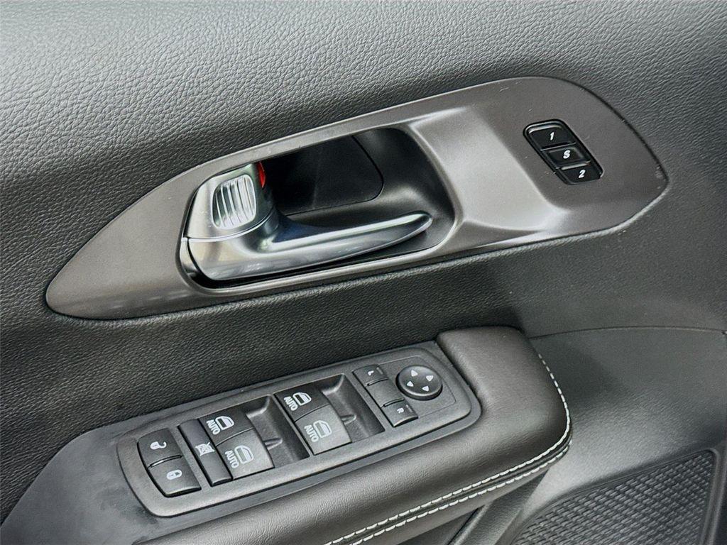 new 2026 Chrysler Pacifica car, priced at $43,908