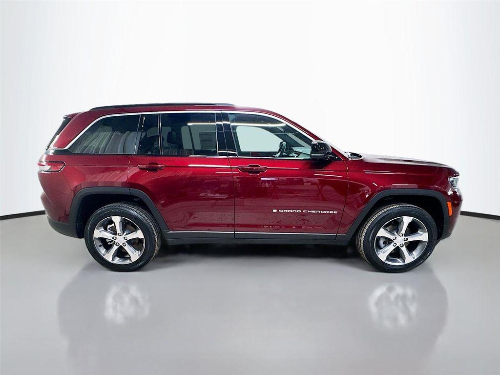 new 2026 Jeep Grand Cherokee car, priced at $49,151