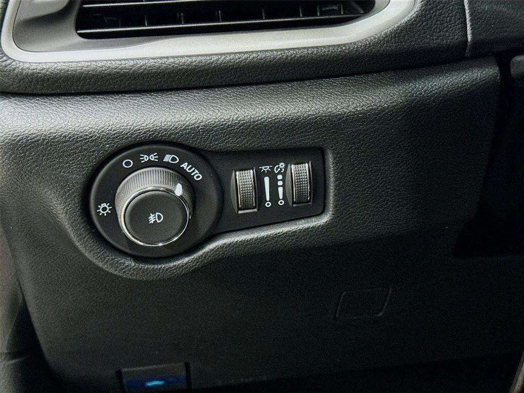 new 2026 Chrysler Pacifica car, priced at $41,336