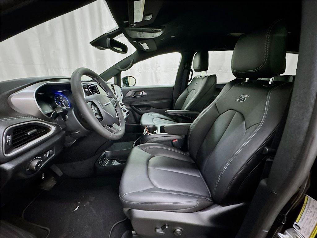 new 2026 Chrysler Pacifica car, priced at $44,408