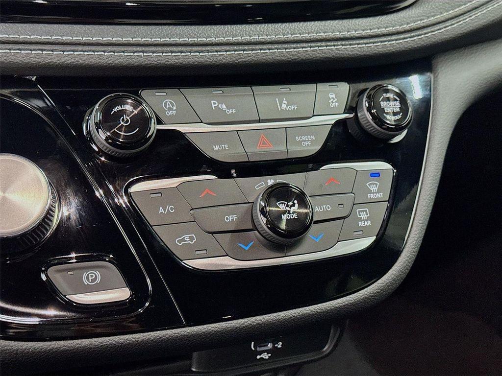 used 2026 Chrysler Pacifica car, priced at $42,900