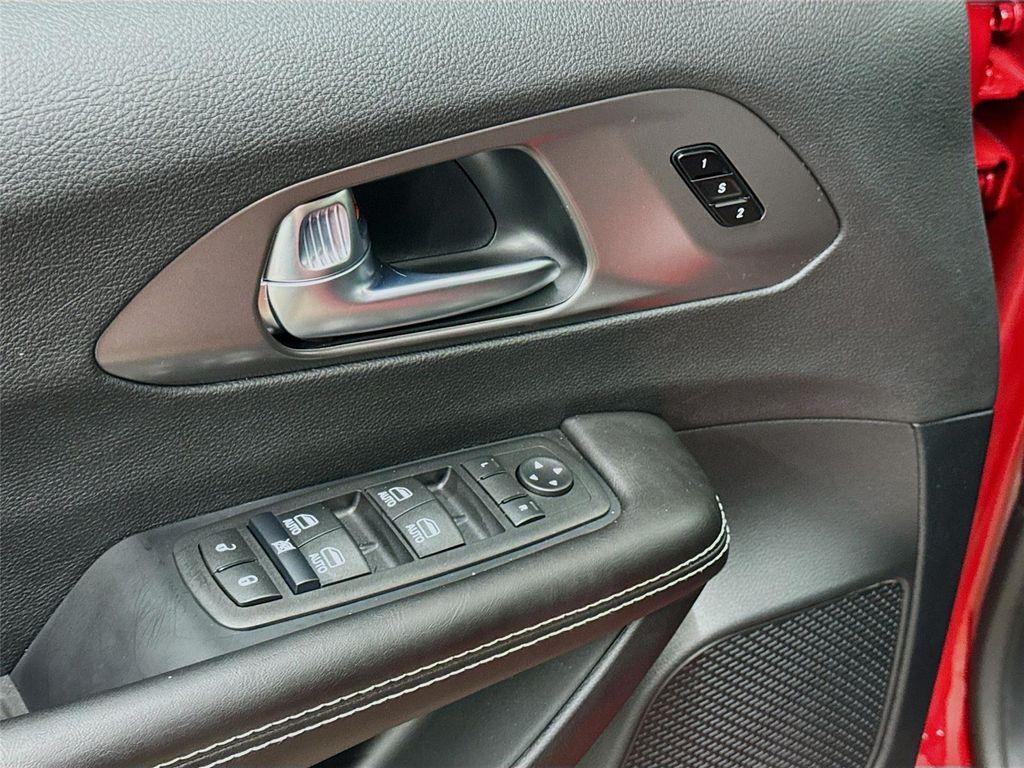 used 2026 Chrysler Pacifica car, priced at $42,900