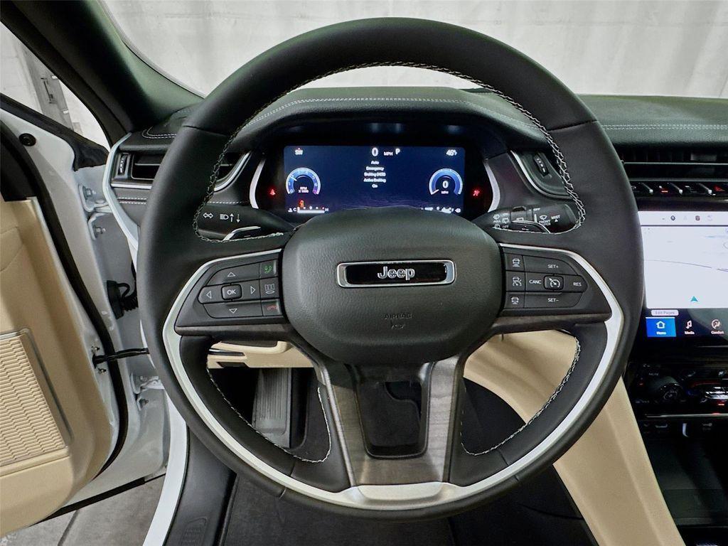 new 2025 Jeep Grand Cherokee car, priced at $48,845