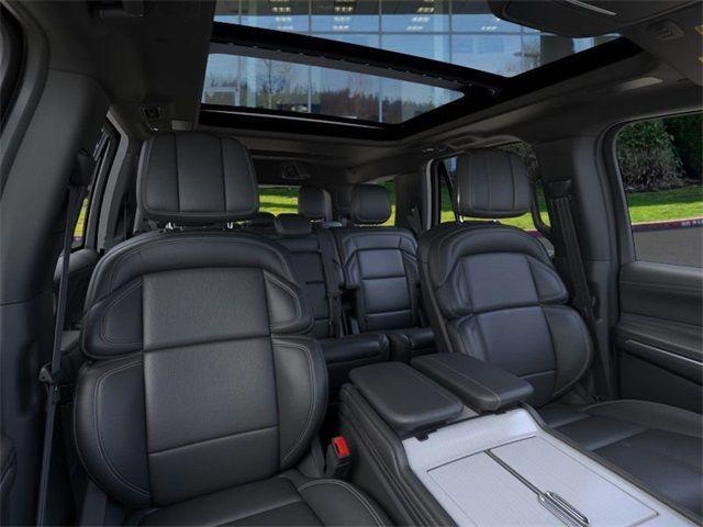 new 2025 Lincoln Navigator car, priced at $102,081