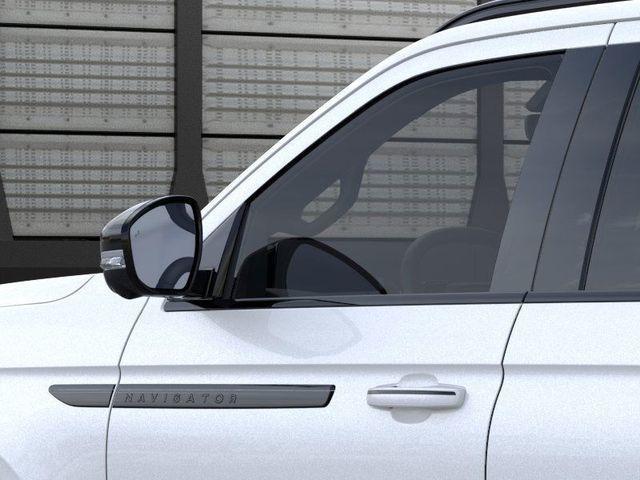 new 2025 Lincoln Navigator car, priced at $109,340