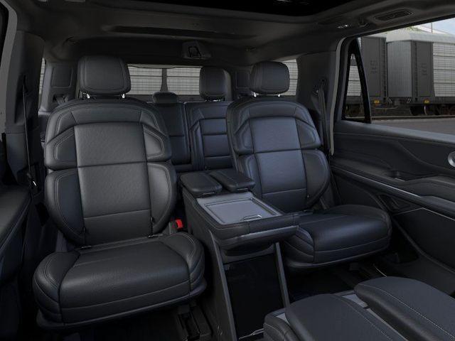new 2025 Lincoln Navigator car, priced at $109,340