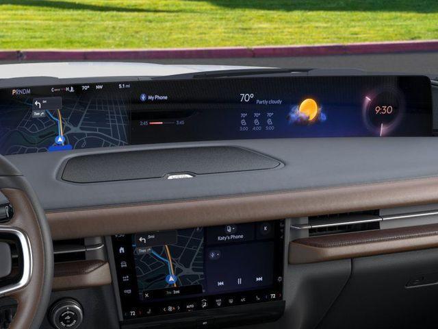 new 2025 Lincoln Navigator car, priced at $102,940