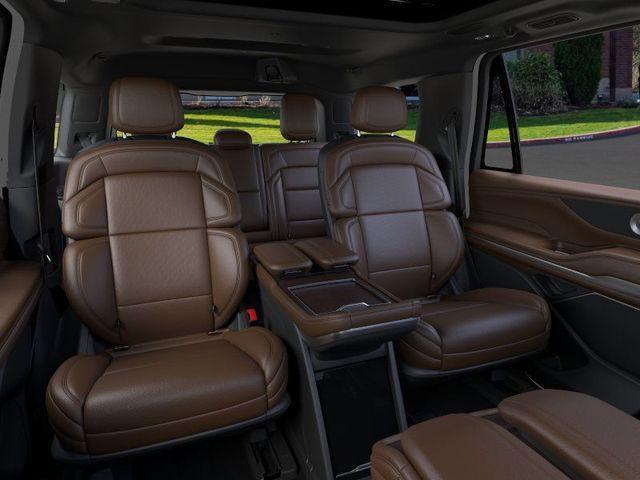 new 2025 Lincoln Navigator car, priced at $102,940