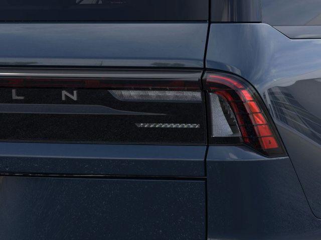 new 2025 Lincoln Navigator car, priced at $102,501