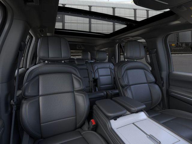 new 2025 Lincoln Navigator car, priced at $106,590