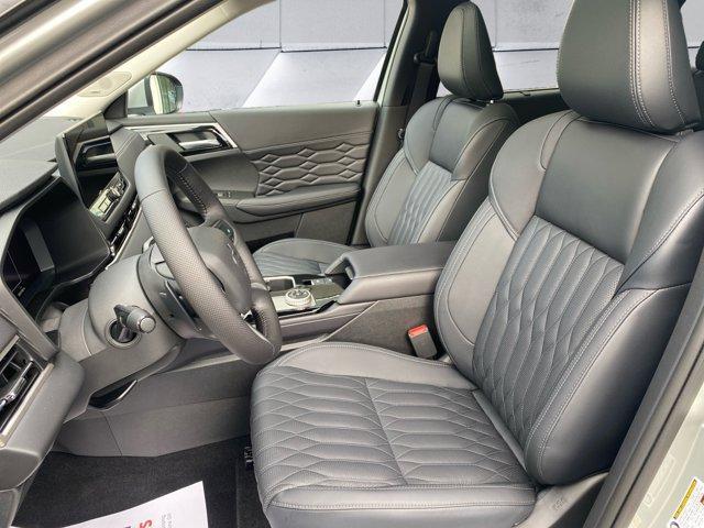 new 2025 Mitsubishi Outlander car, priced at $42,325