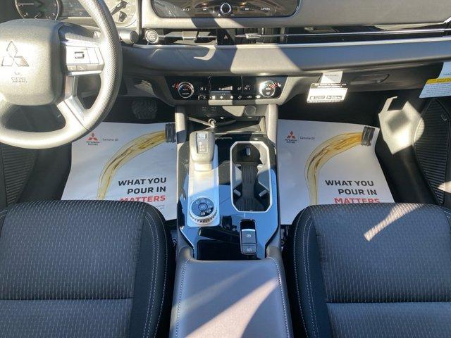 new 2025 Mitsubishi Outlander car, priced at $33,800