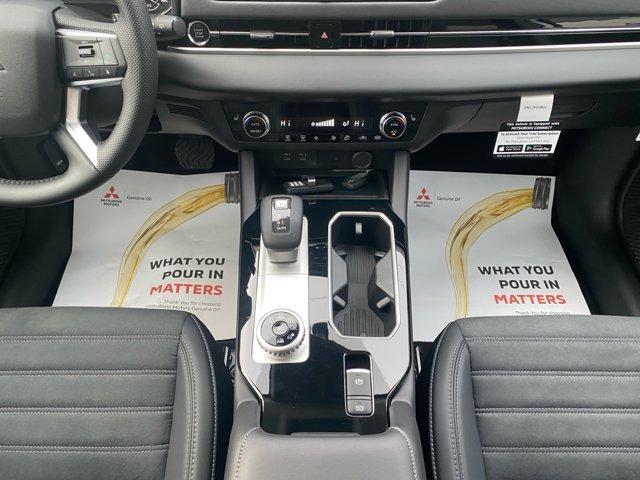 new 2025 Mitsubishi Outlander car, priced at $37,465
