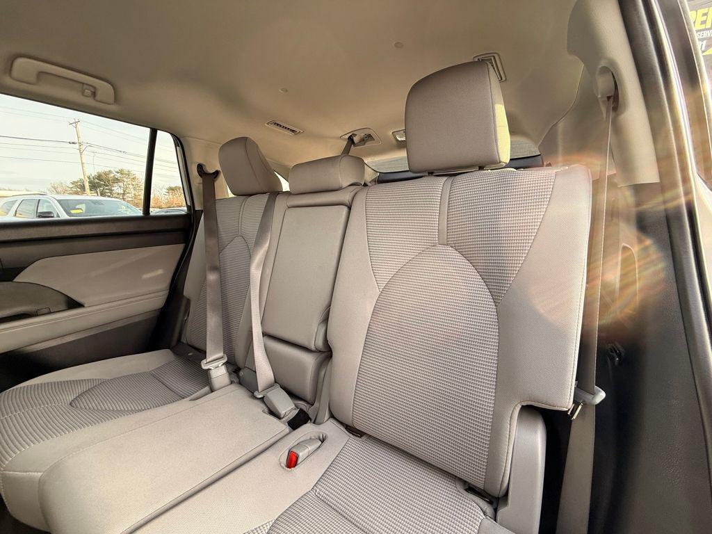 used 2022 Toyota Highlander car, priced at $30,699