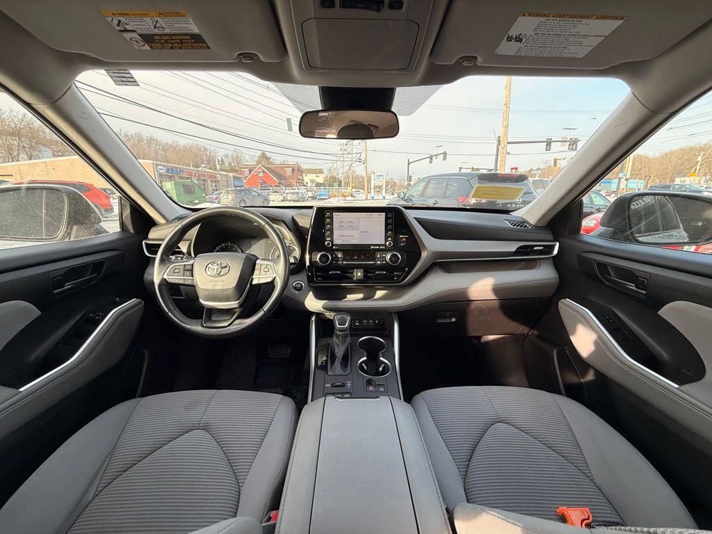 used 2022 Toyota Highlander car, priced at $30,699