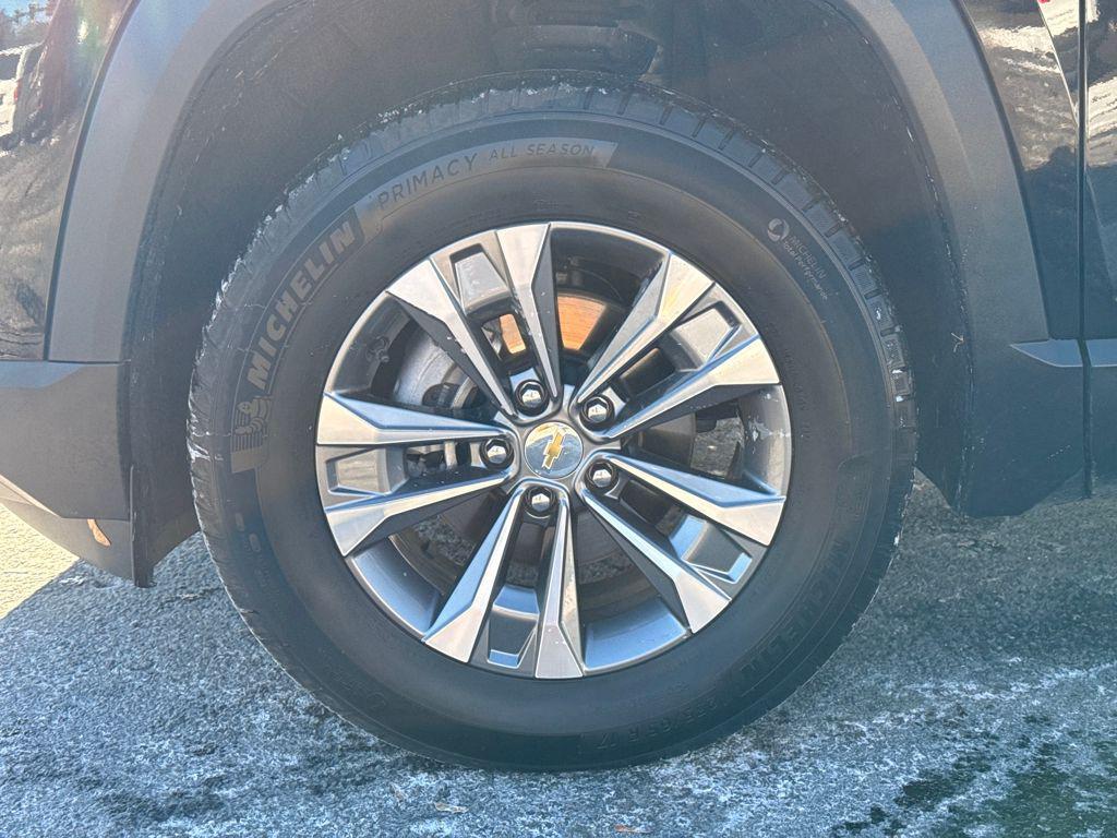 used 2025 Chevrolet Equinox car, priced at $26,999