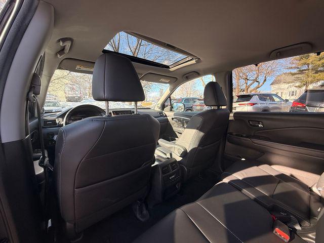 used 2022 Honda Pilot car, priced at $28,594