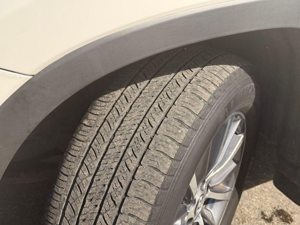 used 2019 Toyota Highlander car, priced at $25,999