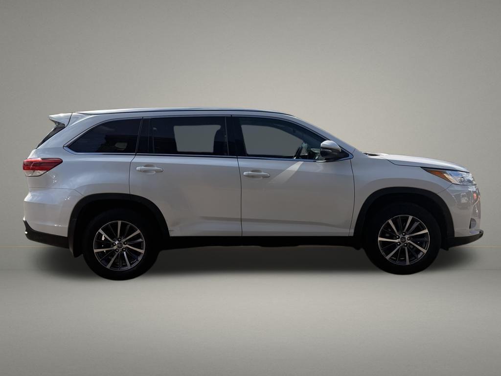 used 2019 Toyota Highlander car, priced at $25,999