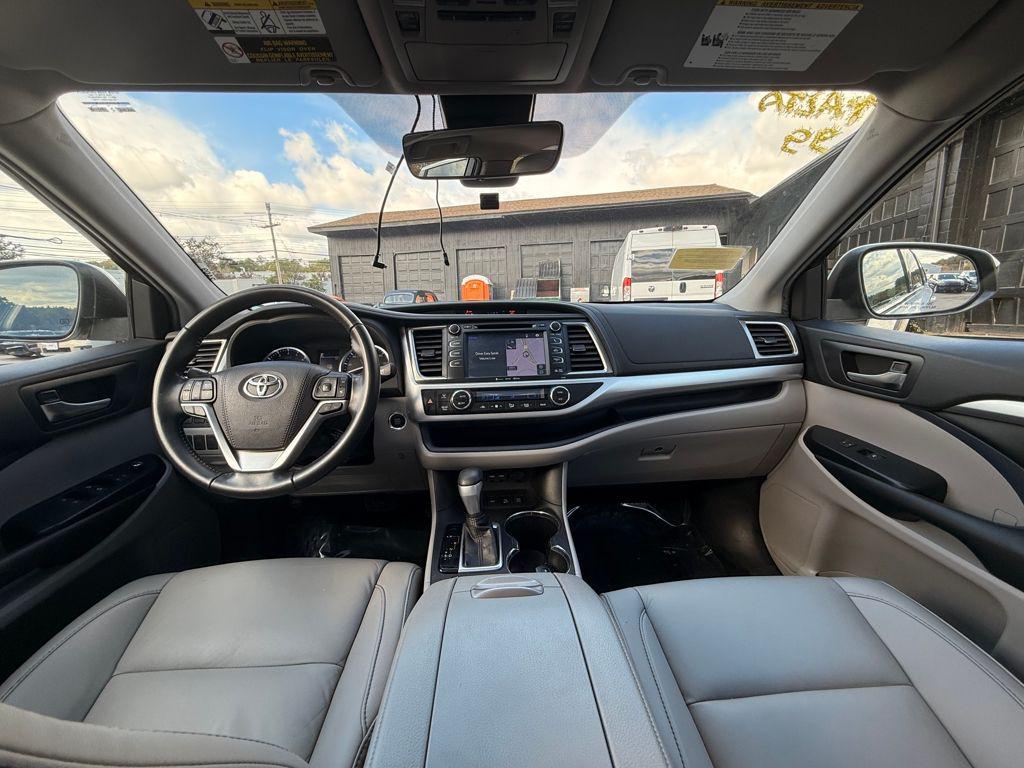 used 2019 Toyota Highlander car, priced at $25,999