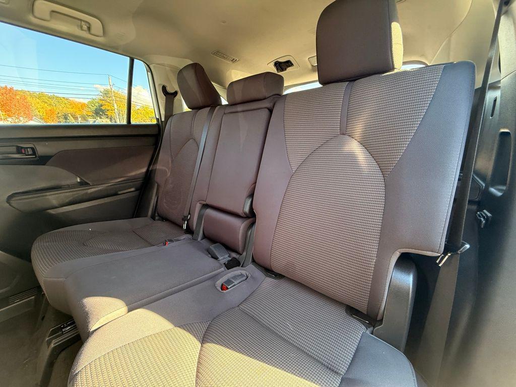 used 2023 Toyota Highlander car, priced at $31,999