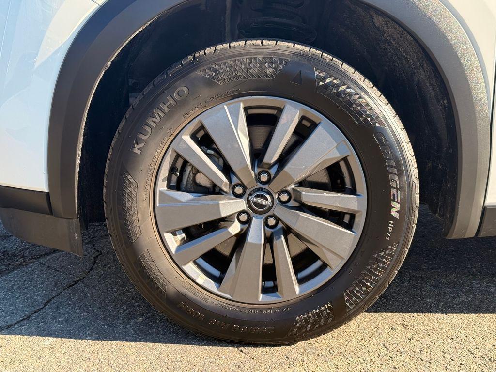 used 2025 Nissan Pathfinder car, priced at $31,999