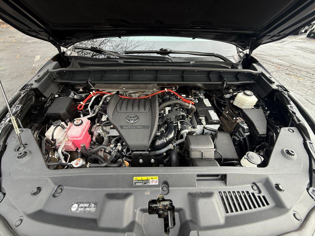 used 2023 Toyota Highlander car, priced at $31,699