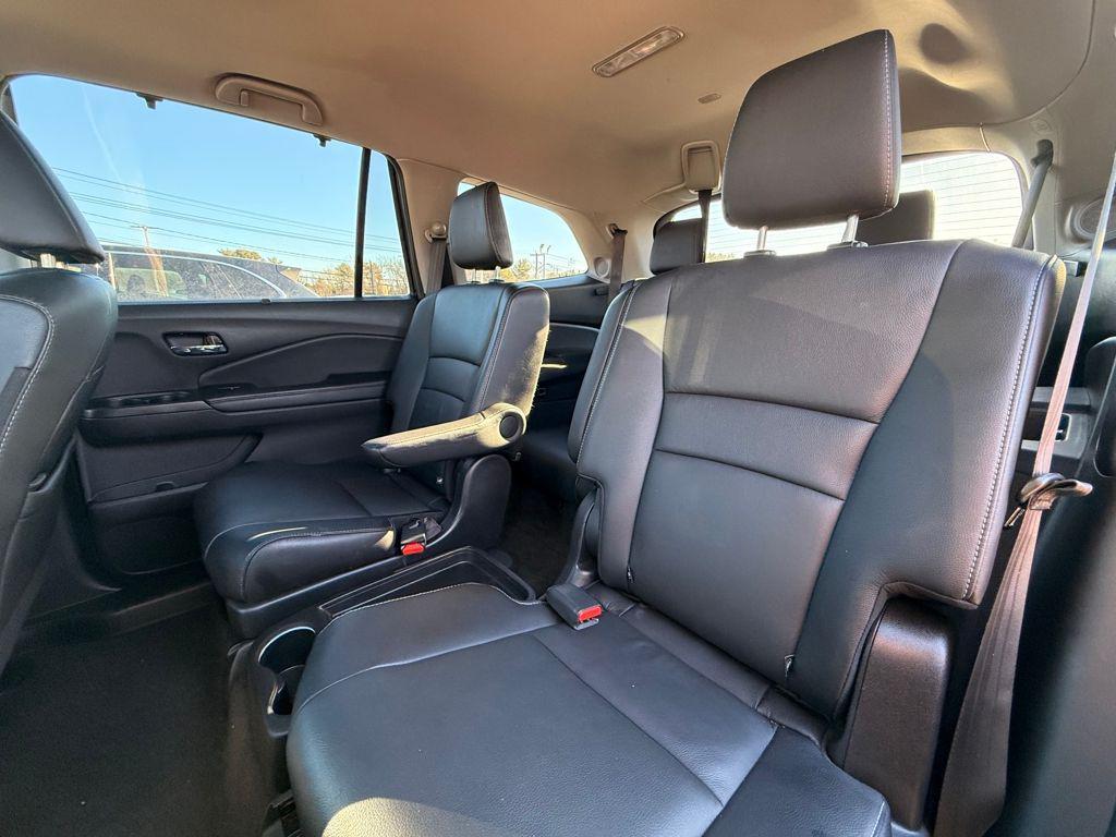 used 2022 Honda Pilot car, priced at $33,999