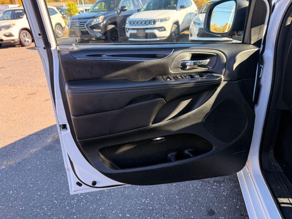 used 2016 Dodge Grand Caravan car, priced at $8,999