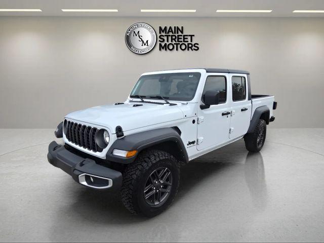 used 2025 Jeep Gladiator car, priced at $34,500