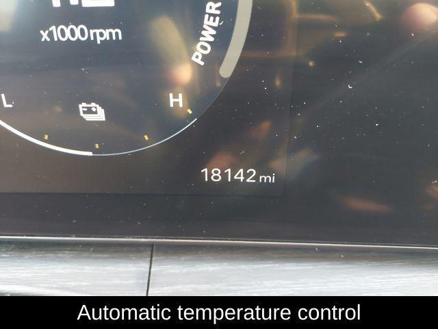 used 2025 Hyundai Santa Fe car, priced at $36,500