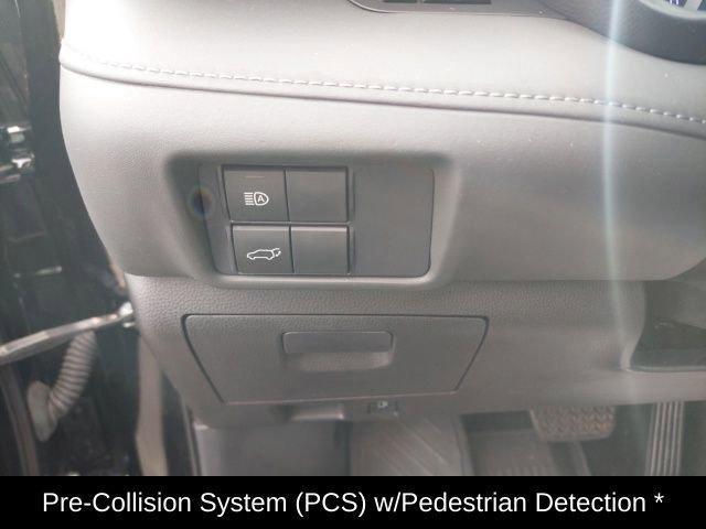 used 2021 Toyota Highlander Hybrid car, priced at $32,899